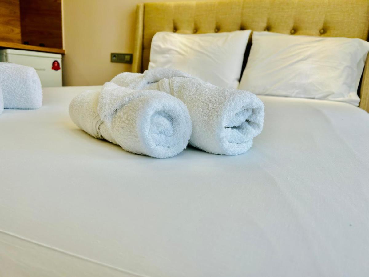 Port Twins Suites No1 Le Pirée Extérieur photo